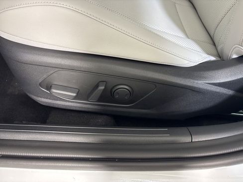 New 2026 Hyundai Elantra Limited FWD image 16