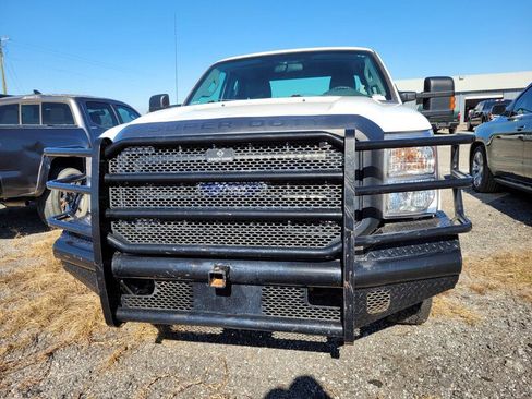 Used 2015 Ford F250 XL w/ Power Equipment Group image 4