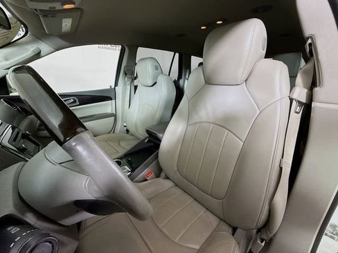 Used 2015 Buick Enclave Premium image 22