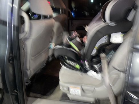 Used 2012 Honda Odyssey EX image 11