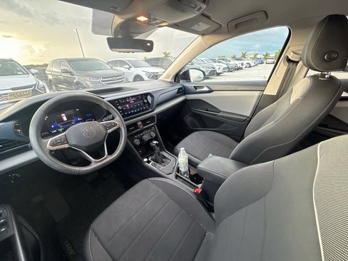 Certified 2023 Volkswagen Taos SE FWD image 5