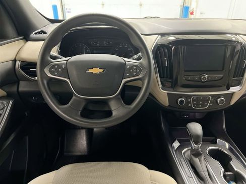 Used 2023 Chevrolet Traverse LS FWD image 11