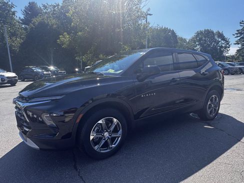 Certified 2025 Chevrolet Blazer LT AWD/4WD image 3