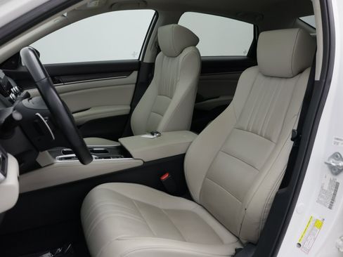 Used 2021 Honda Accord EX-L image 16