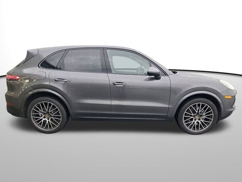 Used 2021 Porsche Cayenne image 5