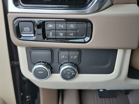 Used 2026 GMC Yukon XL Denali w/ Sun & Power Step Package RWD image 28