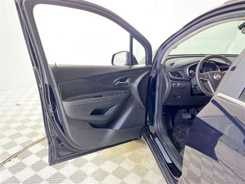 Used 2022 Buick Encore Preferred w/ Safety Package image 27