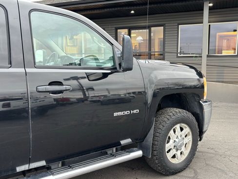 Used 2011 Chevrolet Silverado 2500 LT w/ Interior Plus Package image 3
