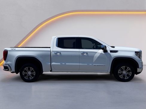 Used 2025 GMC Sierra 1500 SLT AWD/4WD image 2