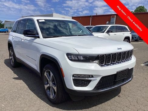 Used 2023 Jeep Grand Cherokee 4WD 4xe image 3