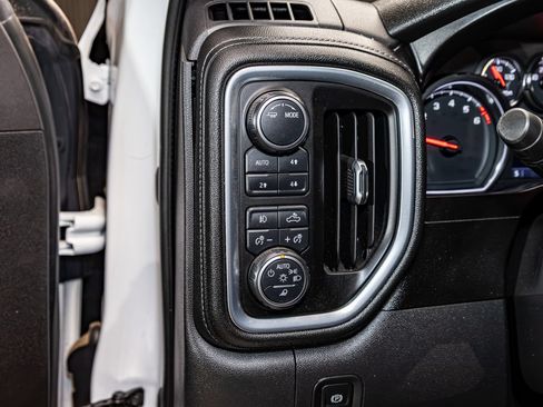 Used 2021 Chevrolet Silverado 1500 LT Trail Boss w/ Convenience Package II AWD/4WD image 21