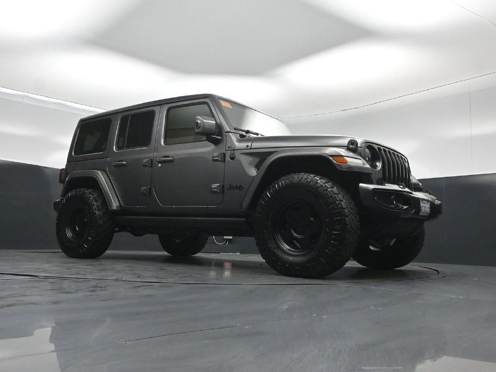 Used 2020 Jeep Wrangler Unlimited Sahara AWD/4WD image 3