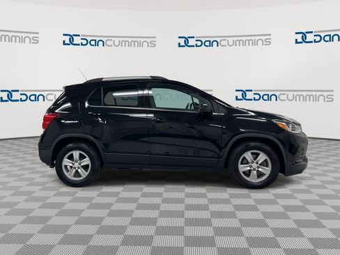 Used 2020 Chevrolet Trax LT FWD image 9