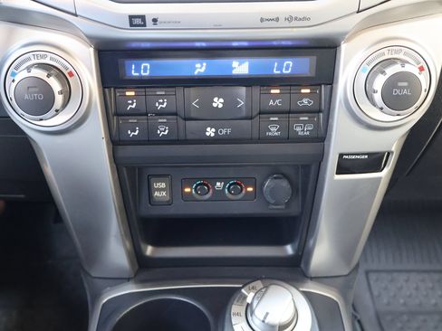Used 2018 Toyota 4Runner Limited AWD/4WD image 19