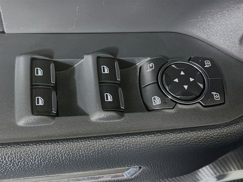 Used 2024 Ford Expedition Max XLT image 14