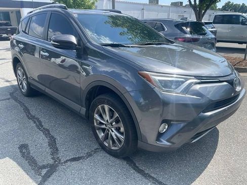 Used 2017 Toyota RAV4 Limited AWD/4WD image 4