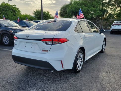 Used 2025 Toyota Corolla LE FWD image 11