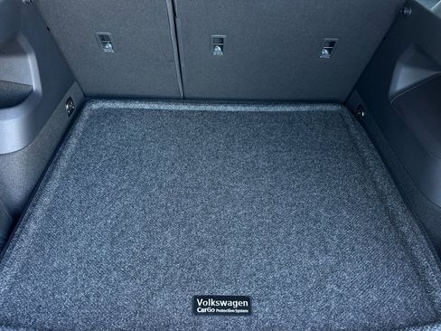 New 2025 Volkswagen Tiguan SE image 15