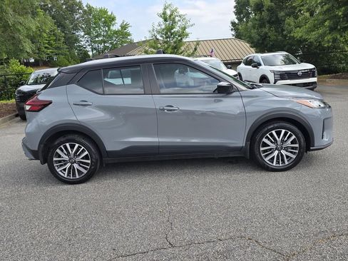 Used 2024 Nissan Kicks SV w/ Interior Electronics Package FWD image 6