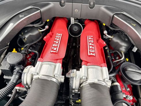Used 2025 Ferrari Roma Spider RWD image 34