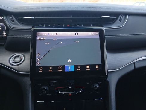 Used 2023 Jeep Grand Cherokee L Limited w/ Black Appearance Package image 19