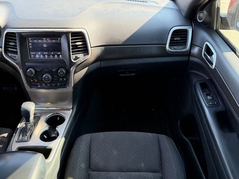 Used 2018 Jeep Grand Cherokee Laredo image 11