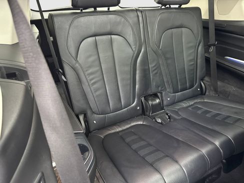 Used 2019 BMW X7 xDrive40i w/ Premium Package AWD/4WD image 47
