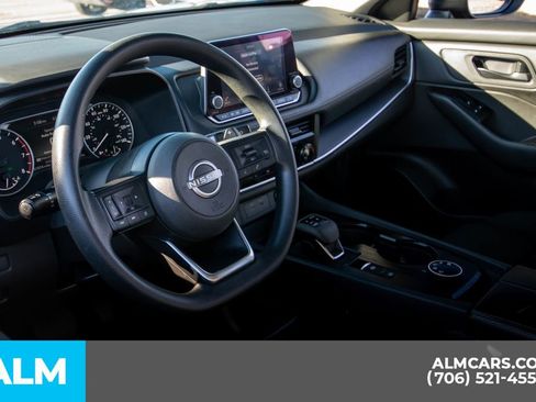 Used 2024 Nissan Rogue S image 7