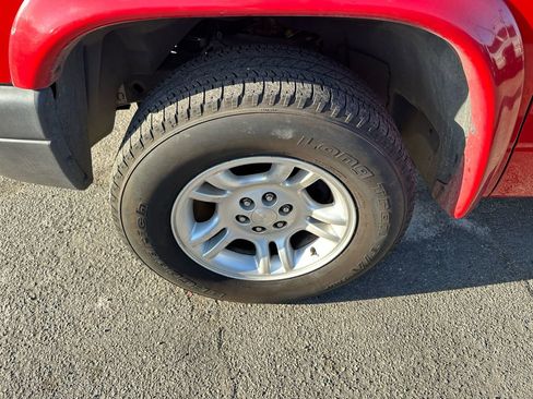 Used 2004 Dodge Dakota 2WD Club Cab w/ Tire & Handling Group image 23