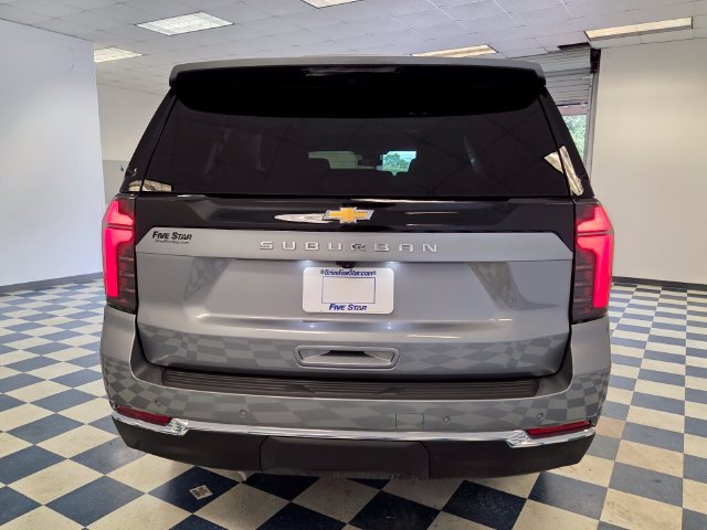 Used 2026 Chevrolet Suburban LS RWD image 6