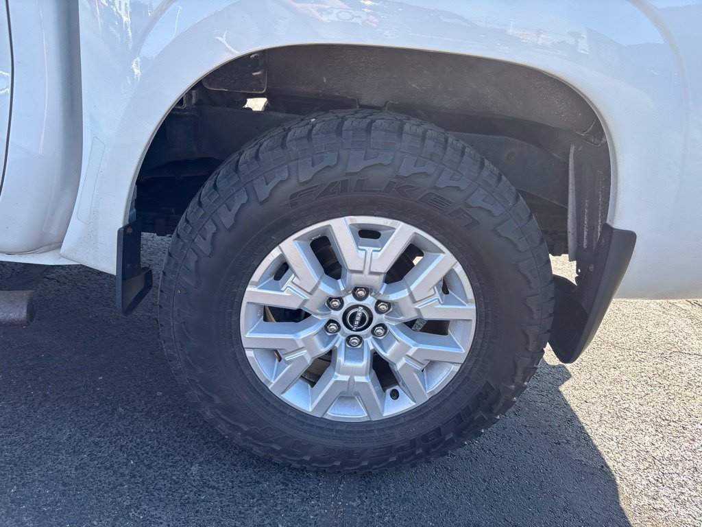 Used 2022 Nissan Frontier SV AWD/4WD image 10