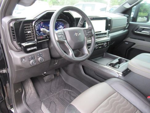 Used 2025 Chevrolet Silverado 2500 ZR2 w/ Technology Package AWD/4WD image 20