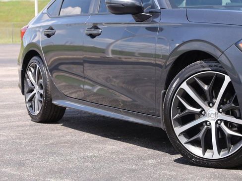 Used 2024 Honda Civic Touring image 3