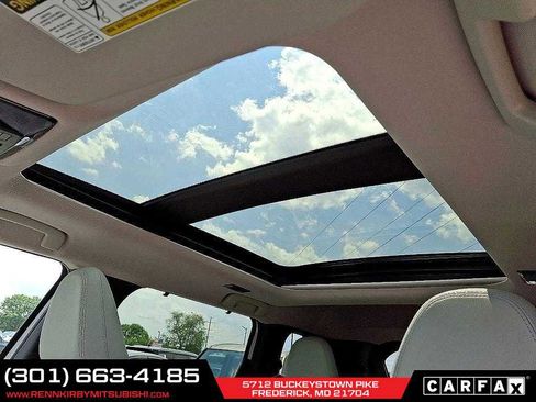 New 2025 Mitsubishi Outlander SEL image 11