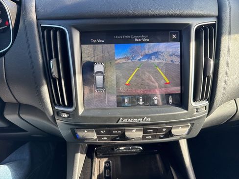 Used 2017 Maserati Levante S image 11