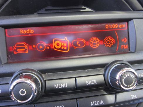 Used 2015 MINI Cooper S image 17