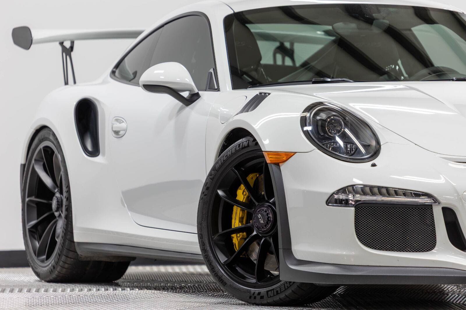Used 2016 Porsche 911 GT3 RS RWD image 2