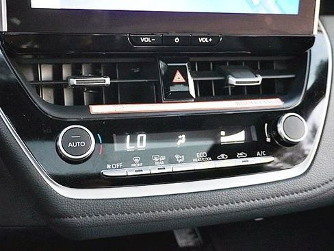 Used 2025 Toyota Corolla XSE image 27