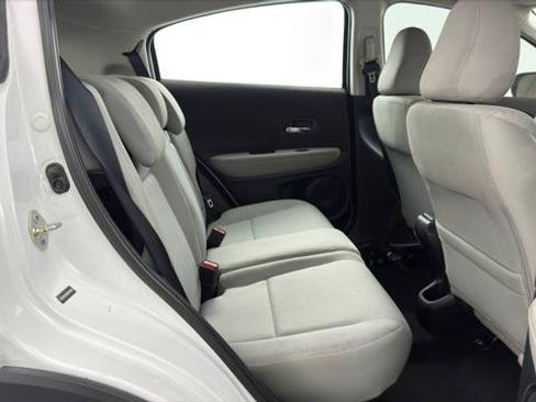 Used 2019 Honda HR-V LX image 19