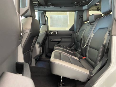 New 2026 Ford Bronco Outer Banks w/ Sasquatch Package AWD/4WD image 12