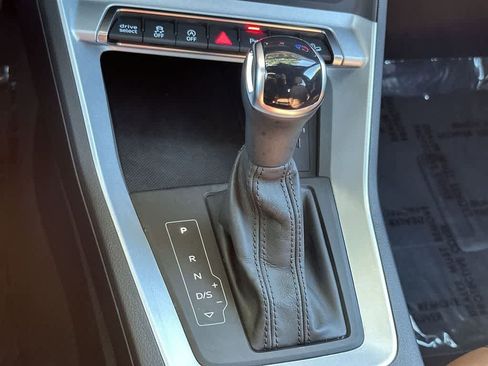 Used 2025 Audi Q3 2.0T Premium image 21