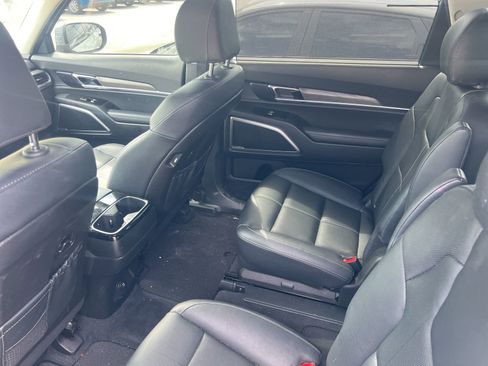 Used 2022 Kia Telluride EX w/ EX Premium Package image 7