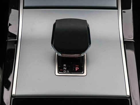 Used 2024 Land Rover Range Rover Evoque S image 14