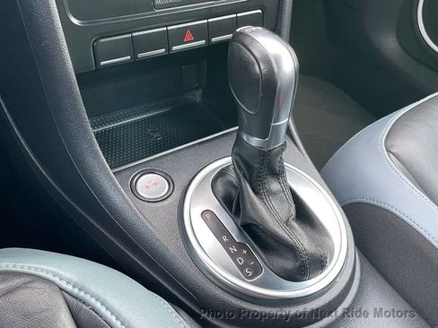 Used 2013 Volkswagen Beetle Turbo 60's Edition image 26