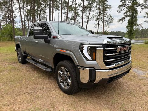 Used 2025 GMC Sierra 3500 SLT w/ SLT Premium Package AWD/4WD image 6