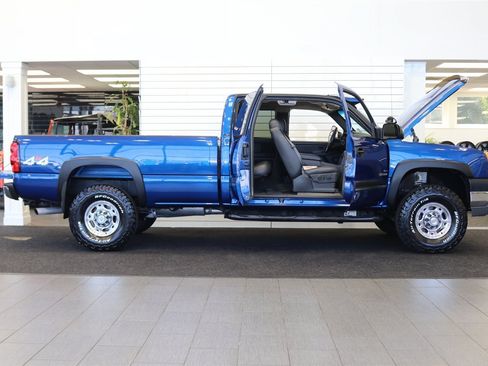 Used 2004 Chevrolet Silverado 2500 LT w/ Skid Plate Package AWD/4WD image 11