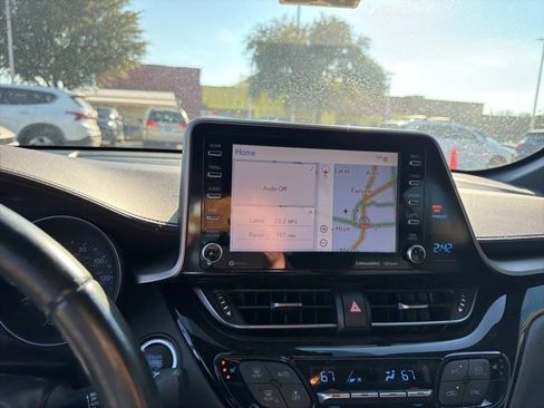 Used 2019 Toyota C-HR Limited image 7