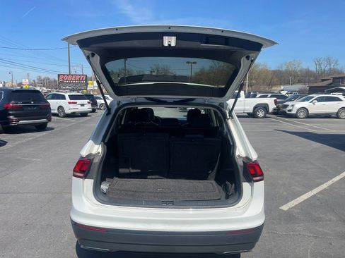 Used 2019 Volkswagen Tiguan SE w/ Panoramic Sunroof Package image 5