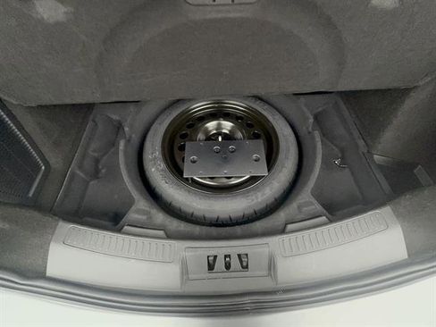 Used 2023 Lincoln Corsair AWD image 28