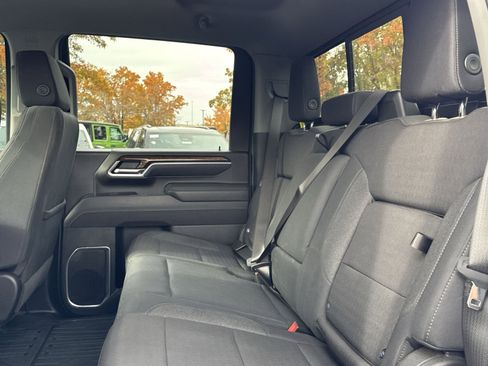 Used 2025 GMC Sierra 3500 SLE w/ SLE Value Package image 31